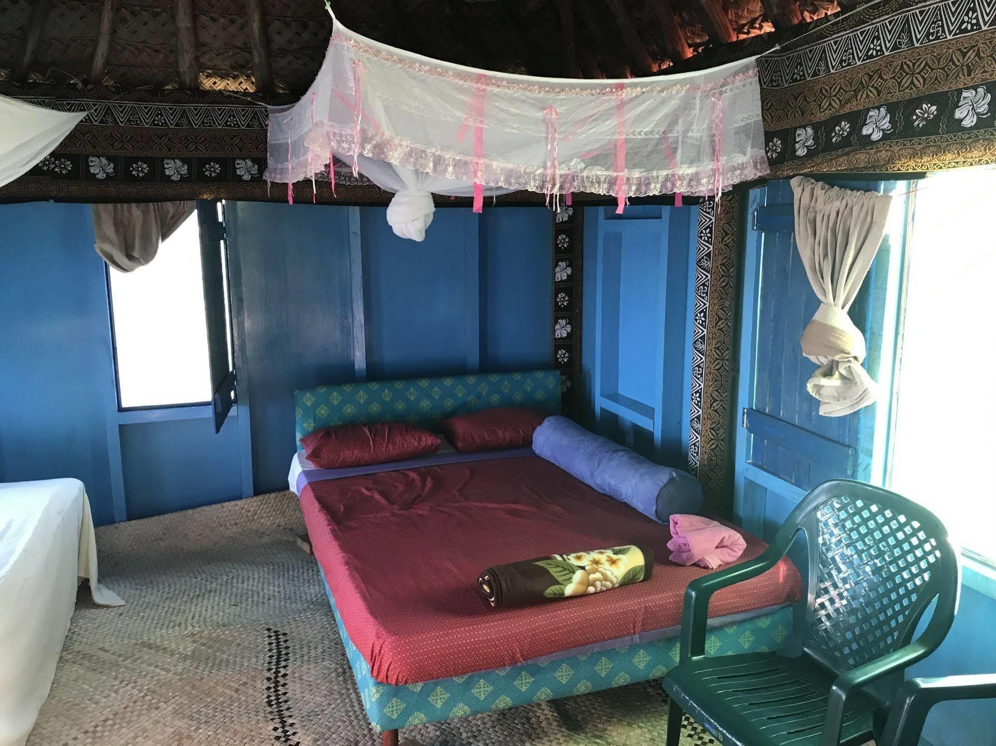 Yasawa Homestays Naisisili ภายนอก รูปภาพ