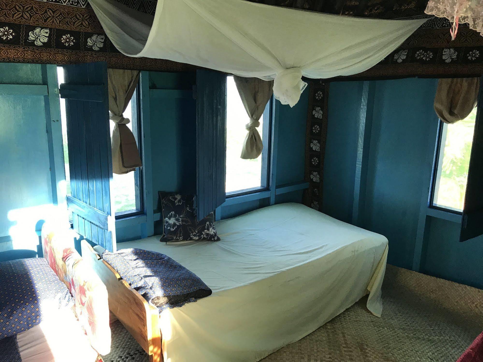 Yasawa Homestays Naisisili ภายนอก รูปภาพ